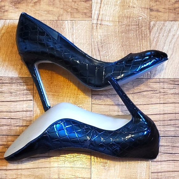 Crocodile Print Heels - Picture 1 of 9